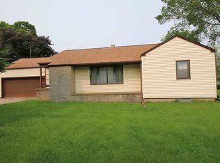 101 S Adams St, Washburn, IL 61570