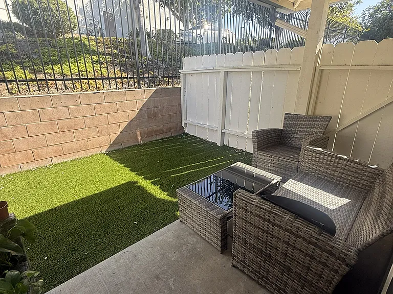 3401 Del Este Way — Photo 7