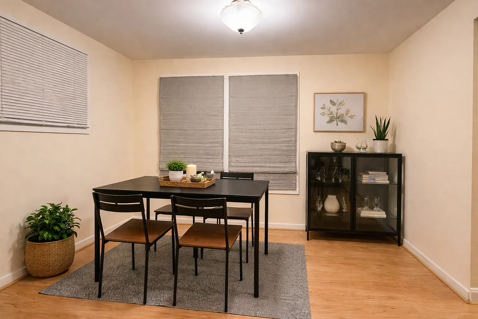 4 bed, 1100 sqft, $1,200 — Photo 4