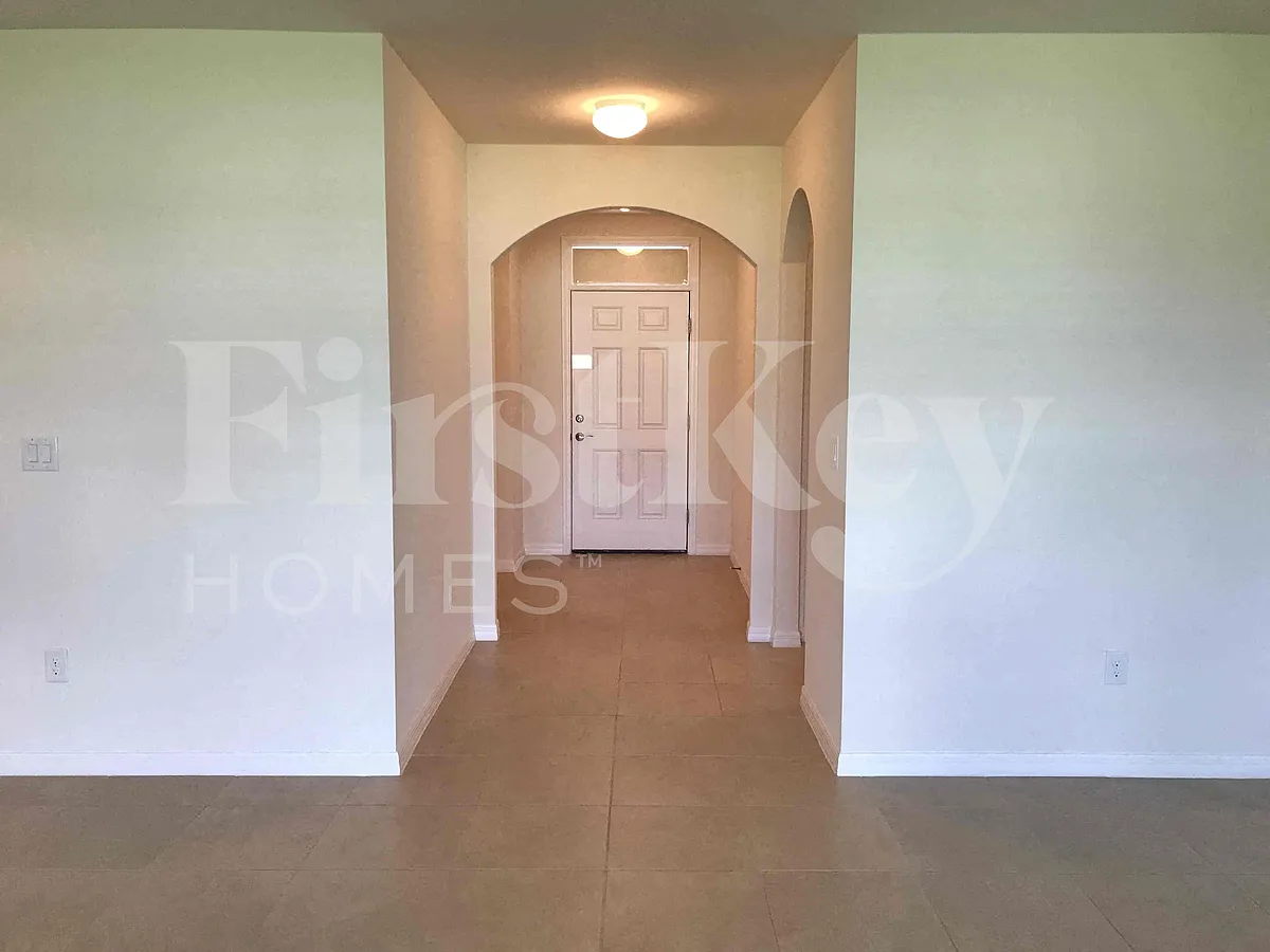 Building Photo - 1609 SW 25th Ln