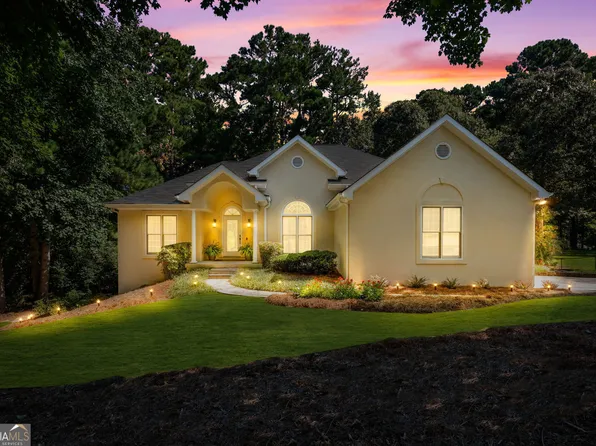 2886 Summit Dr, Jonesboro, GA 30236