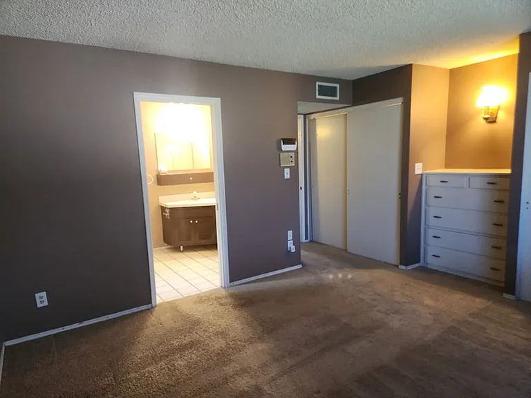 4330 W Royal Palm Rd — Photo 18