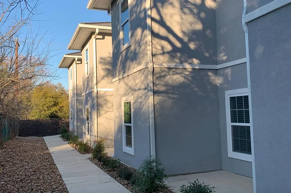3 bed, 1676 sqft, $1,910 — Photo 1