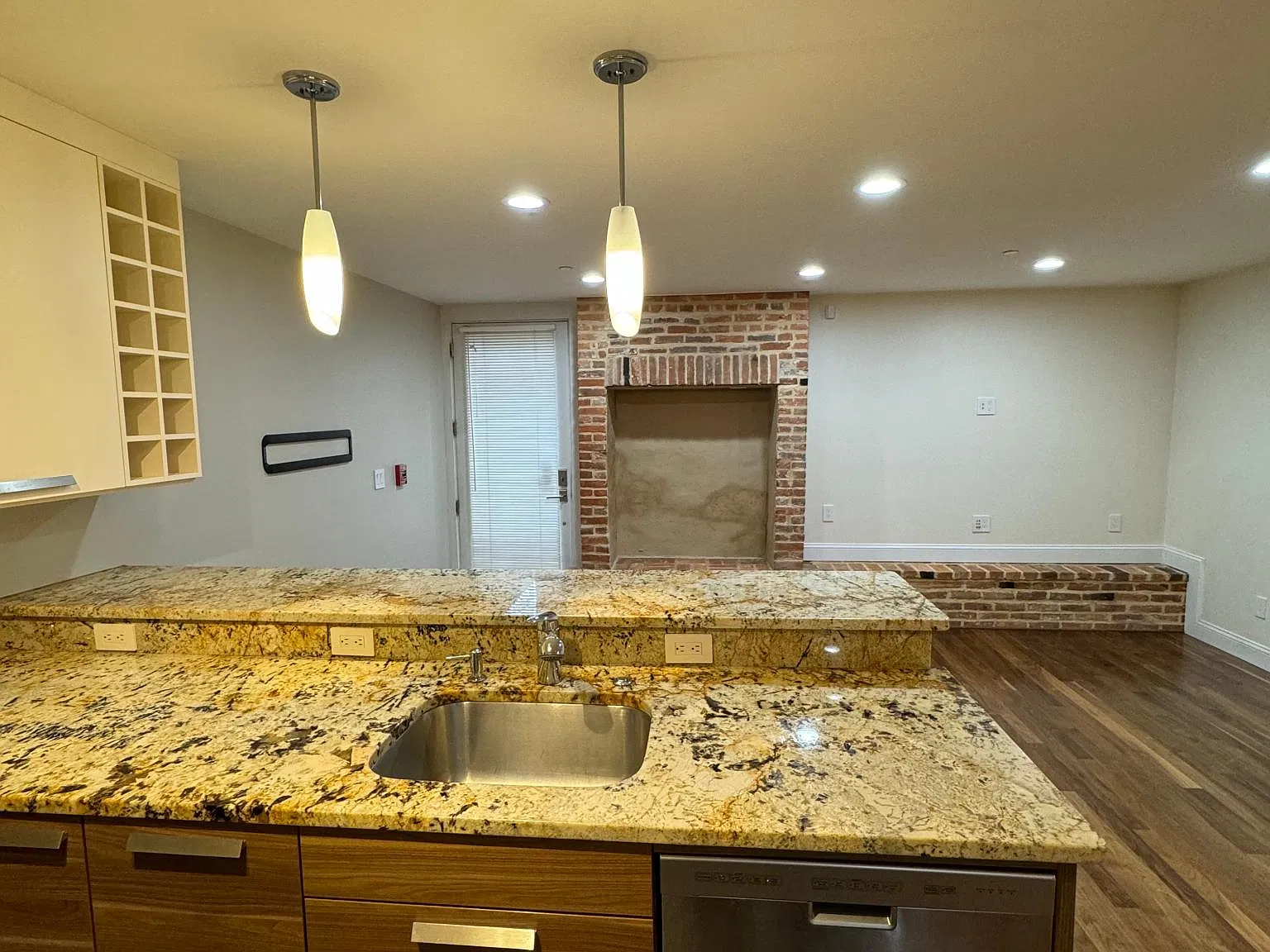 933 N Calvert St — Photo 4