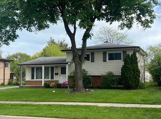 241 N Brashares Dr, Addison, IL 60101