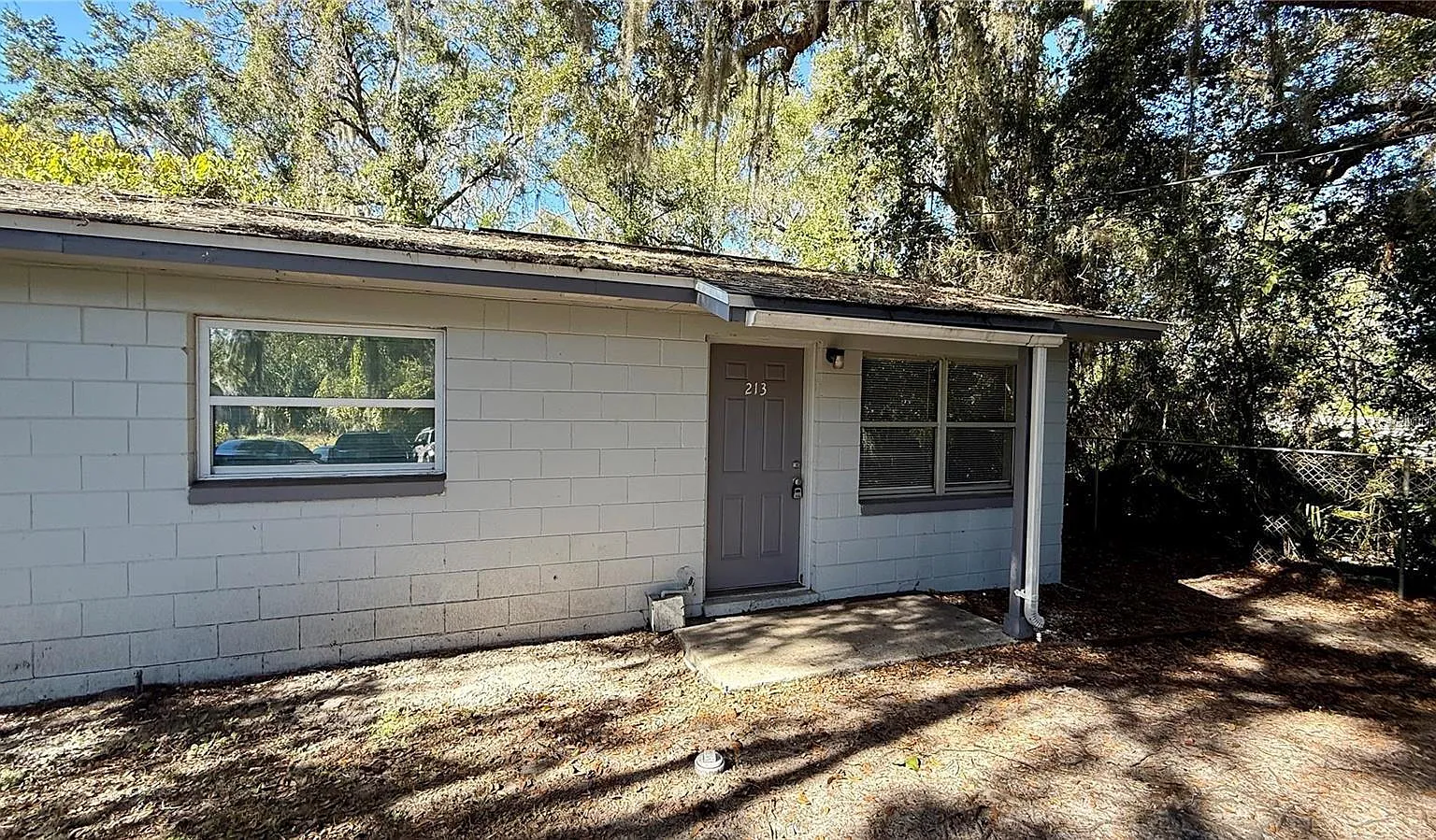 2 bed, 1.0 bath, 825 sqft, $950 — Photo 1