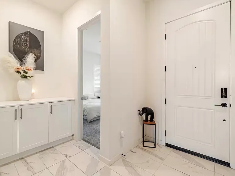 4738 S Reese Way — Photo 2