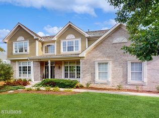 305 Saddle Ln, Fox River Grove, IL