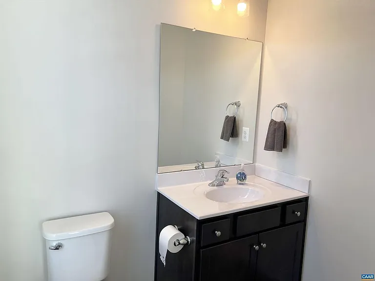 325 Willowshire Ct — Photo 11