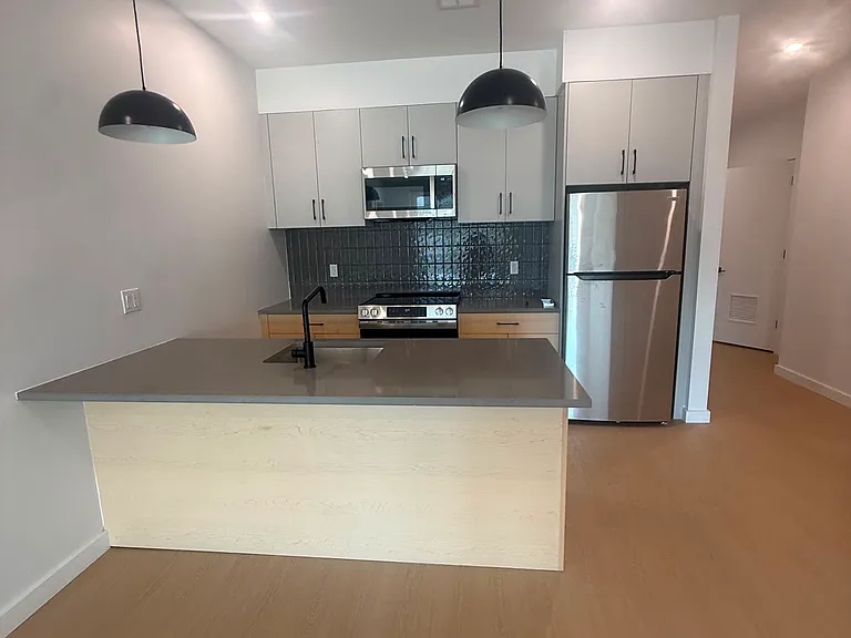 74 Webster St #2C — Photo 1