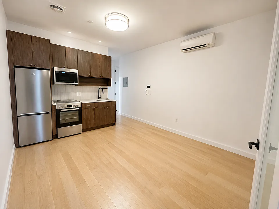 368 Leonard St #2C