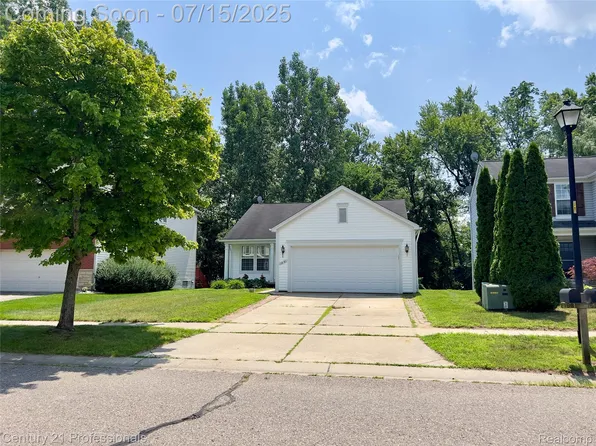 1631 Valdosta Cir, Pontiac, MI 48340