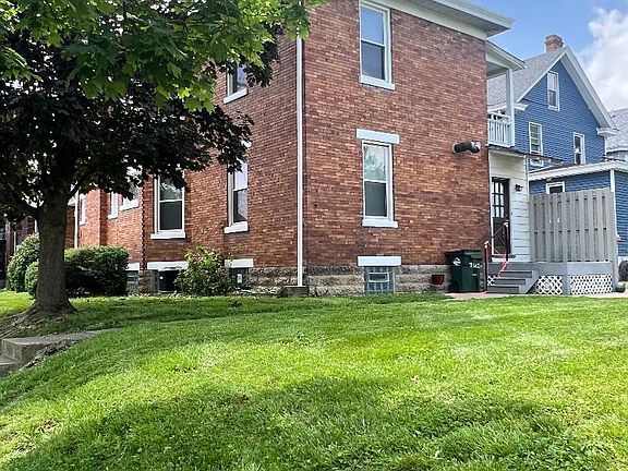 3rd image of 2442 Robertson Ave
