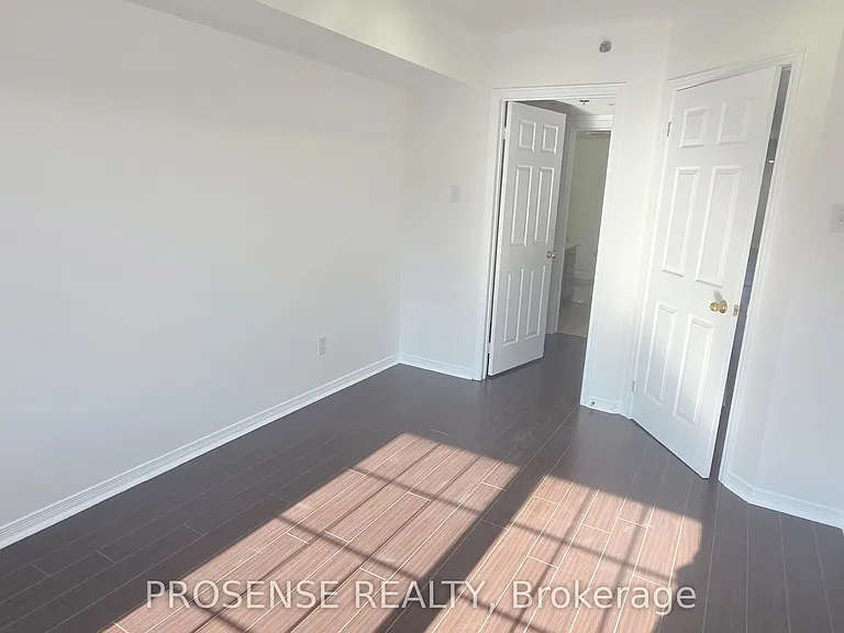 9699 Jane St #13 — Photo 25