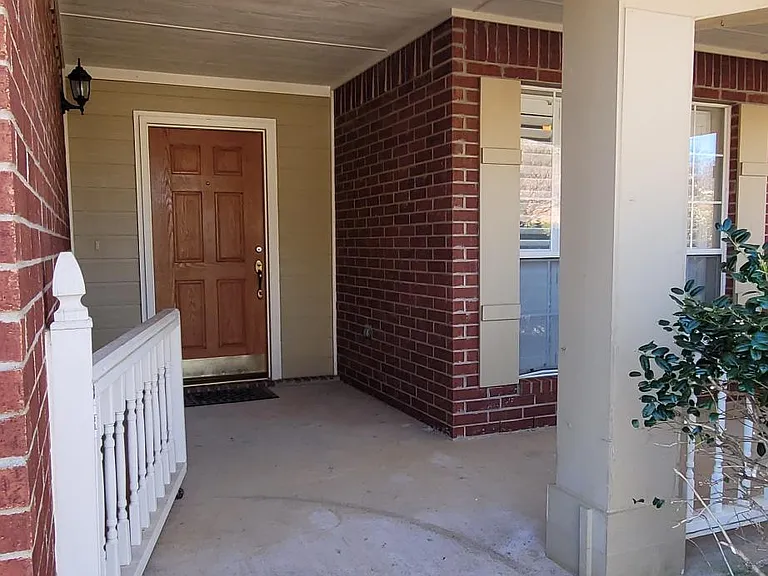 6402 Lake View Ln — Photo 2