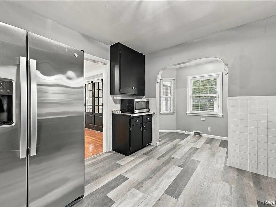 12191 E Outer Dr, photo 12