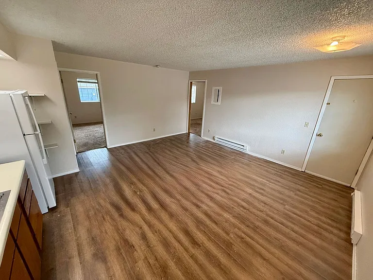 713 Airway Ave — Photo 4