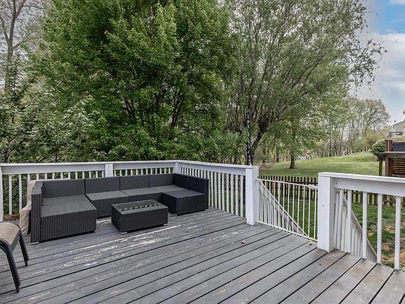 3rd image of 415 Nicholas Ridge Dr