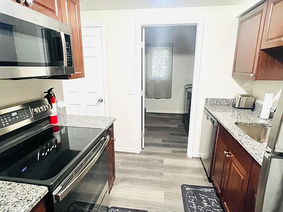 5th image of 6208 S Elberon St