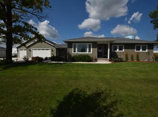 5718 Calumet Ave, Manitowoc, WI 54220