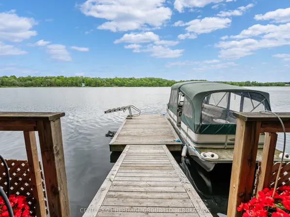 4212 Pine Ridge Dr, South Frontenac, ON K0H 2W0