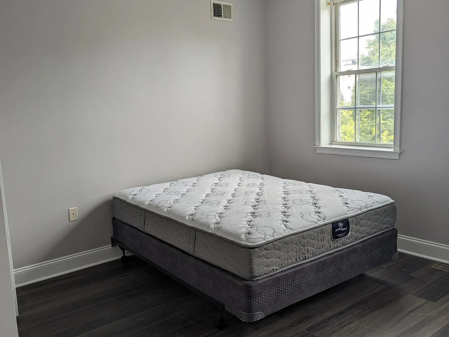 3 bed, 1600 sqft, $700 — Photo 4