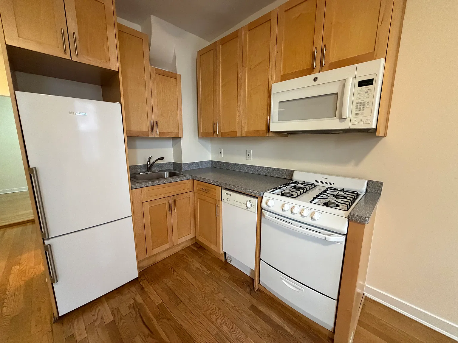 117 East 89th Street — Photo 2