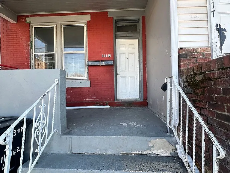 1119 E State St — Photo 3