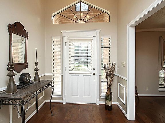 The entry has hardwood floors too!