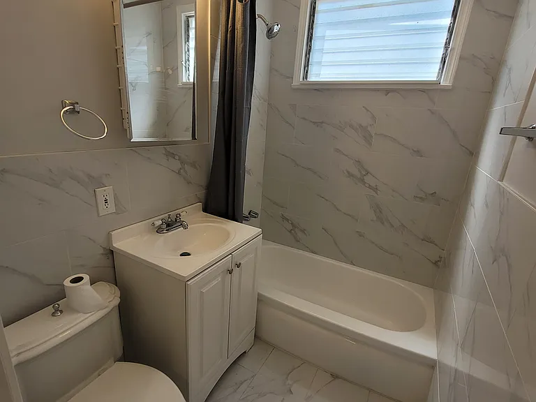 Oakhurst Apartments — Photo 49