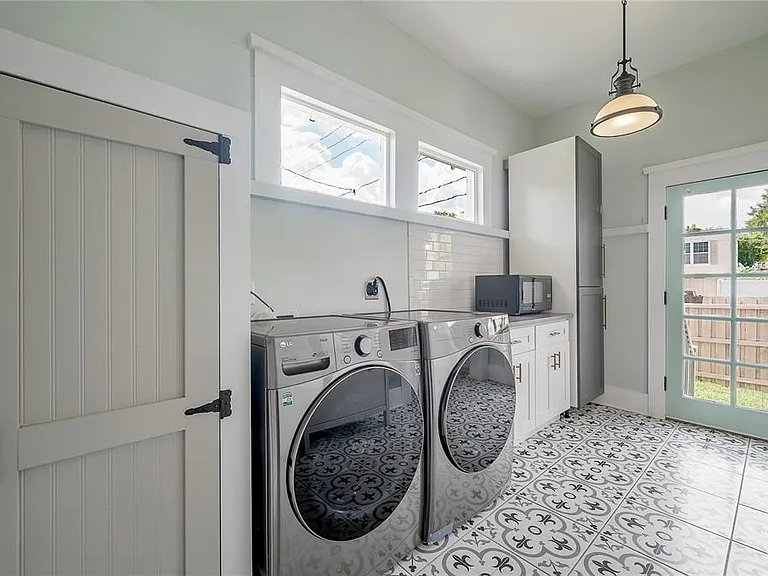 5301 N Central Ave — Photo 29