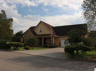 2839 English Hills Dr, Sevierville, TN 37876