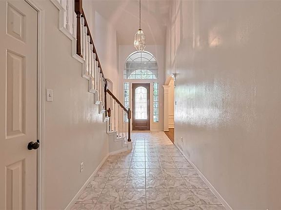 4th image of 1614 Crescent Oak Dr