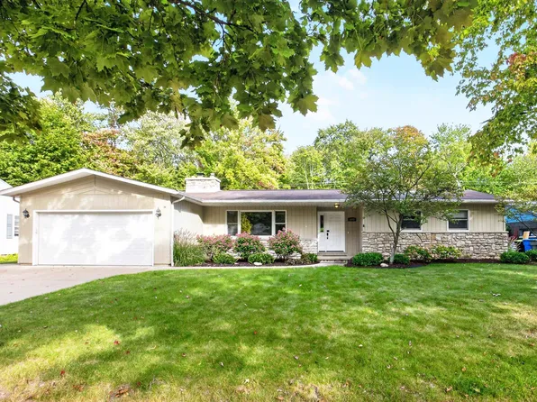 5202 Plainfield St, Midland, MI 48642