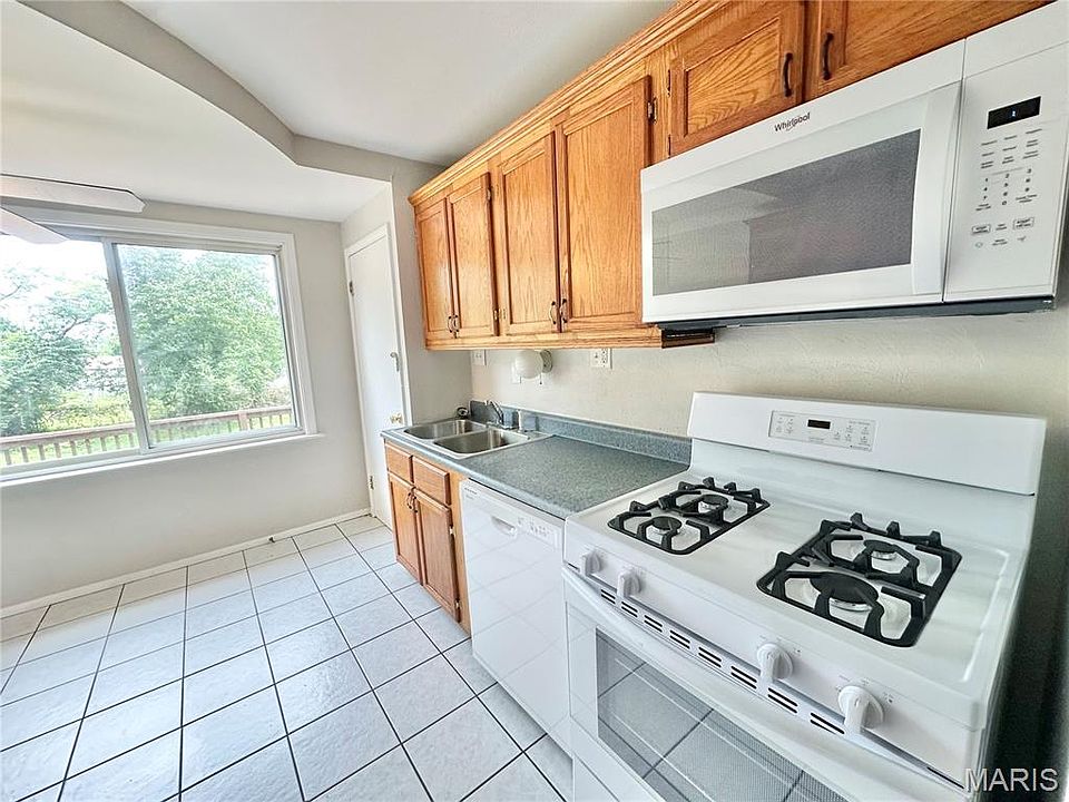 17 Montclair Ct, Florissant, MO 63033 | Zillow