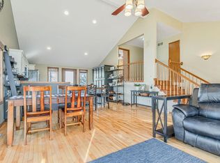 740 Nottingham Rd, Stoughton, WI 53589