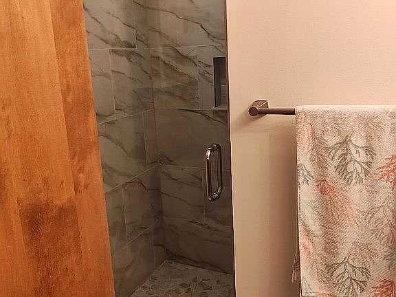 5th image of 627 Greenwood Village Blvd APT F