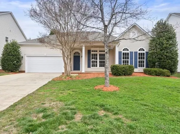 927 Butterburr Dr, Matthews, NC 28104