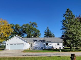 5983 Yale Bridge Rd, Rockton, IL 61072