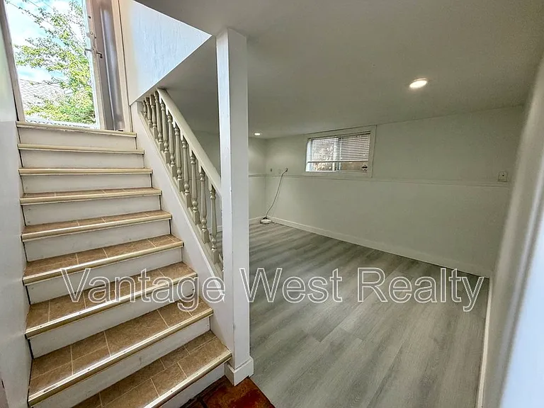 1230B Ethel St — Photo 10