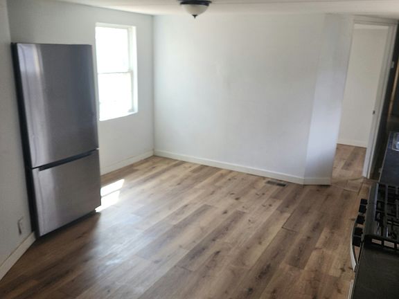 3rd image of 1008 S River St #2