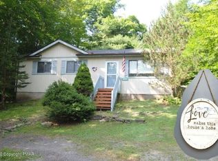 484 Maxatawny Dr, Pocono Lake, PA