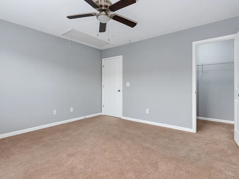 223 Chestnut Oak Ln — Photo 24