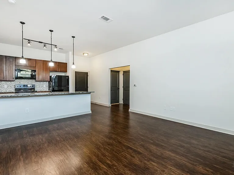 1810 Belcourt — Photo 6