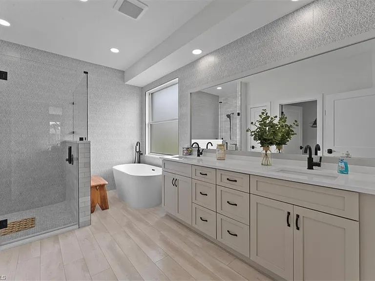 8541 Pepper Tree Way — Photo 24