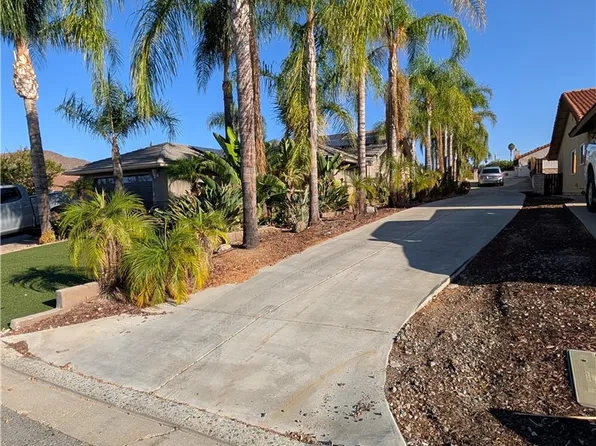 23856 Outrigger Dr, Canyon Lake, CA 92587