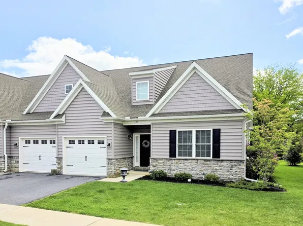 207 Buckton Dr, Lititz, PA 17543