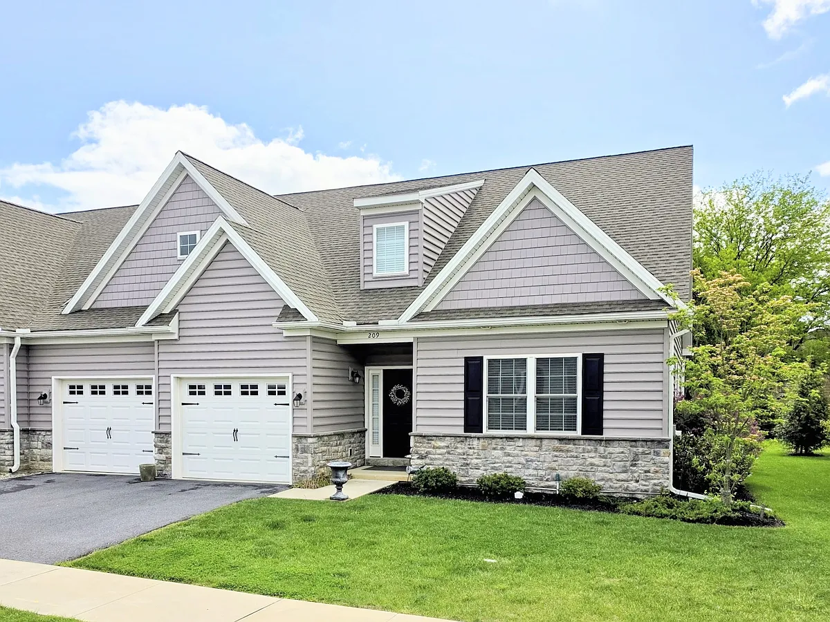 Building Photo - 209 Buckton Dr