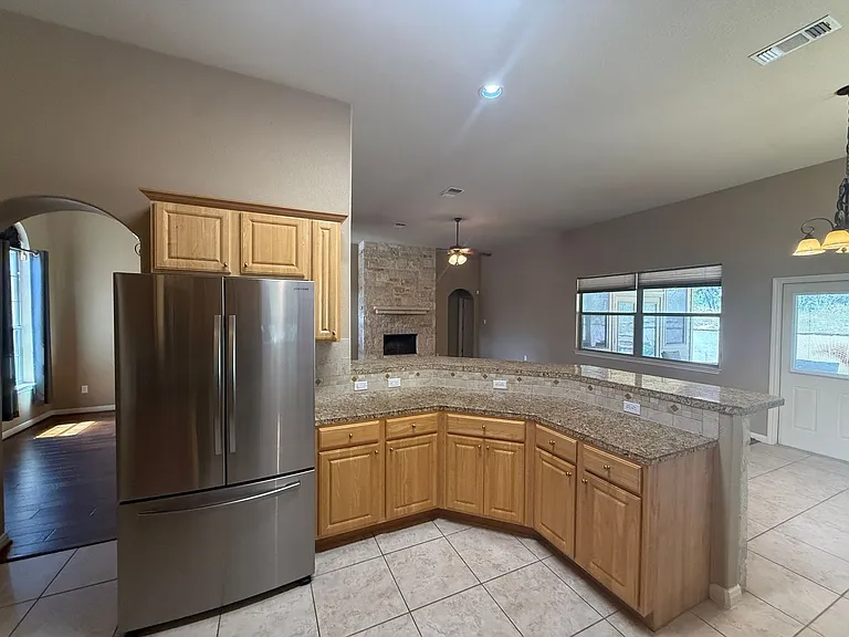 270 Delanoy — Photo 10