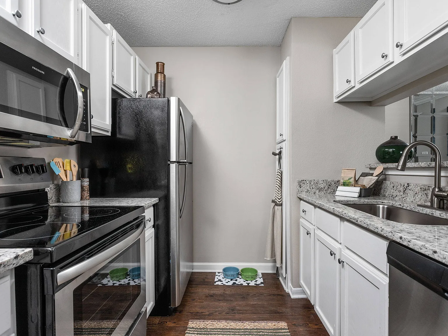 Arbors River Oaks Apartments — Photo 3